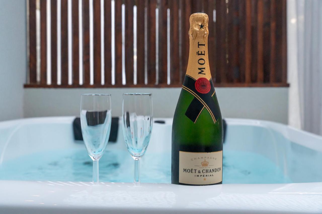 Yanna Lodge, Gite Classe 4 Etoiles Avec Spa Couvert Entierement Arrest 外观 照片